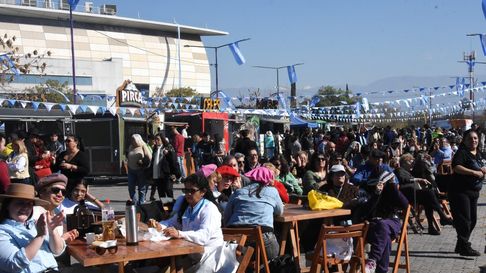 mendoza celebra el 25 de mayo con penas y artistas locales en toda la provincia mendoza celebra el 25 de mayo con penas y artistas locales en toda la provincia