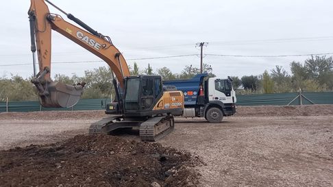 La Dirección de Protección Ambiental audita las tareas de saneamiento que debe realizar YPF en Maipú. La Dirección de Protección Ambiental audita las tareas de saneamiento que debe realizar YPF en Maipú.