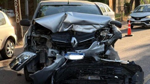 Así quedó uno de los autos involucrado en el choque Así quedó uno de los autos involucrado en el choque